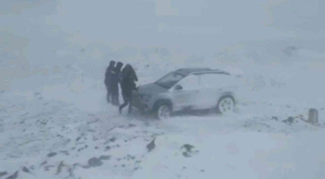 Diyarbakır-siverek Yolu Ulaşıma Kapatıldı