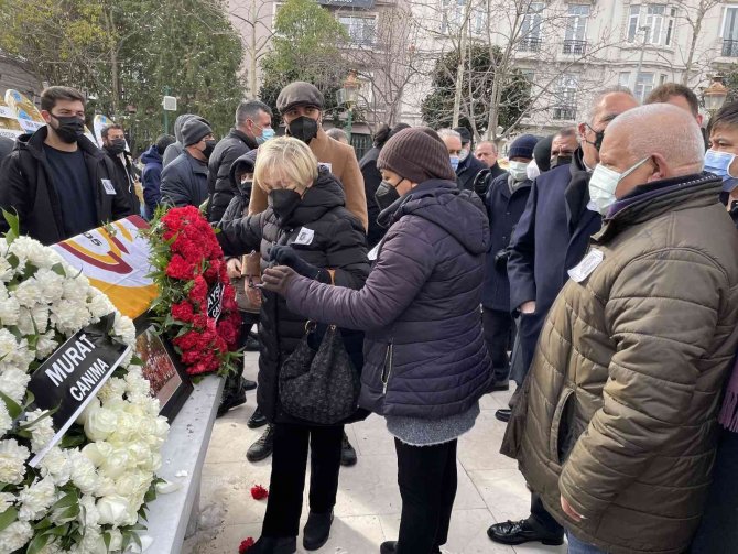 Galatasaray’ın Eski Başkanı Selahattin Beyazıt Son Yolculuğuna Uğurlandı