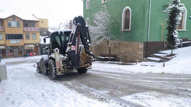 Hisarcık Belediyesi’nden Karla Mücadele Seferberliği