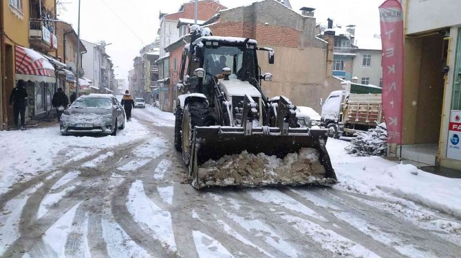 Hisarcık Belediyesi’nden Karla Mücadele Seferberliği