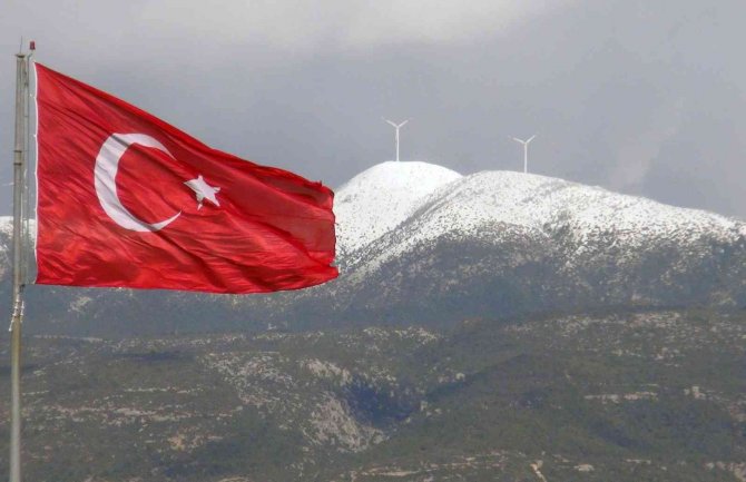 Bir Yanda Kar, Bir Yanda Deniz Keyfi