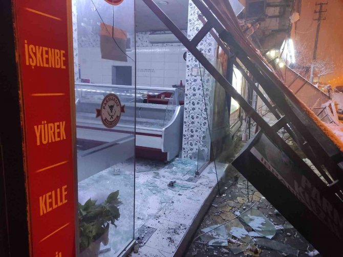 Kahramanmaraş’ta İş Yerinin Sundurması Çöktü
