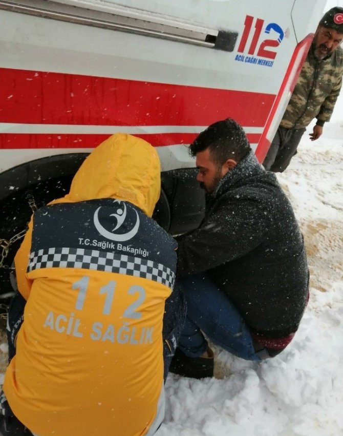 Kara Saplanan Ambulansı Off-rod Ekipleri Kurtardı
