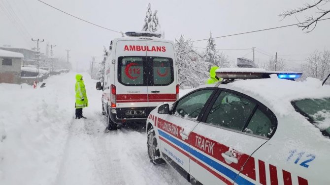 Kahramanmaraş’ta Hastalanan Vatandaşa Ve Yolda Kalan Ambulansa Yardım