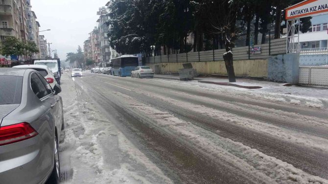 Kar Yağışının Ardından Hatay Beyaza Büründü