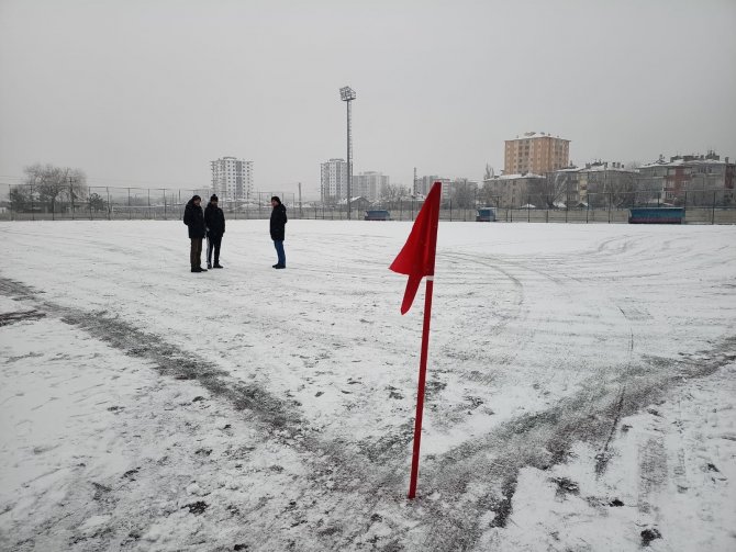 Kayseri’de Amatör Maçlara Kar Engeli
