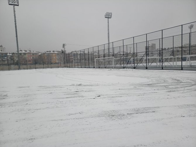 Kayseri’de Amatör Maçlara Kar Engeli