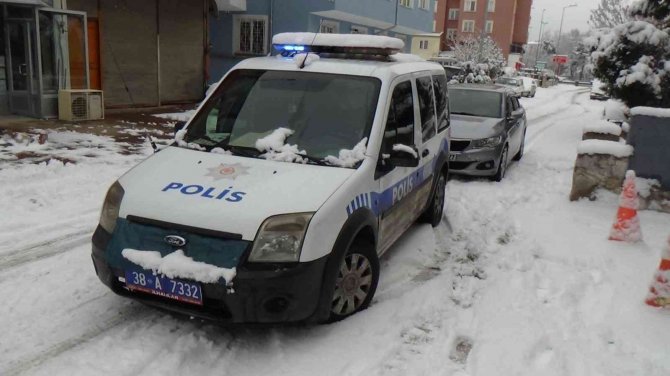 Kayseri’de Yüzey Temizleyicisi İçen Bebek Zehirlendi