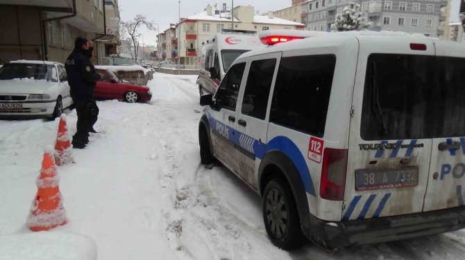 Kayseri’de Yüzey Temizleyicisi İçen Bebek Zehirlendi