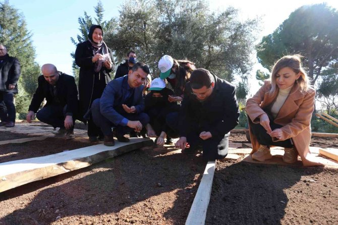 Dokumapark’ta Ata Tohumları Toprakla Buluştu