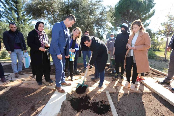Dokumapark’ta Ata Tohumları Toprakla Buluştu