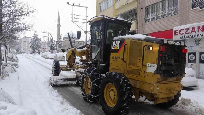 Kilis, Gaziantep, Hatay Karayolları Kontrollü Şekilde Küçük Araçlara Açıldı
