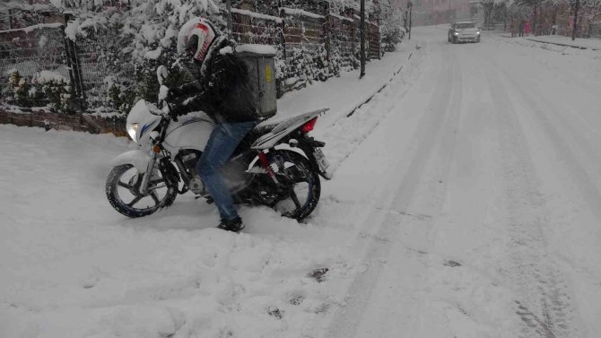 Kar Yağışı Kocaeli’yi Etkisi Altına Aldı