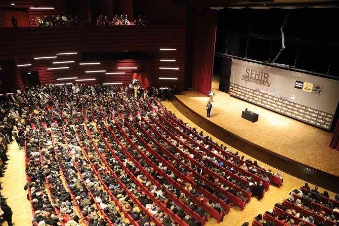 Konya’da Şehir Konferanslarının Konuğu Hayati İ̇nanç Oldu