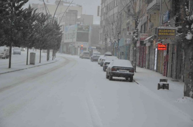 Konya Adana Karayolu 16 Saattir Trafiğe Kapalı