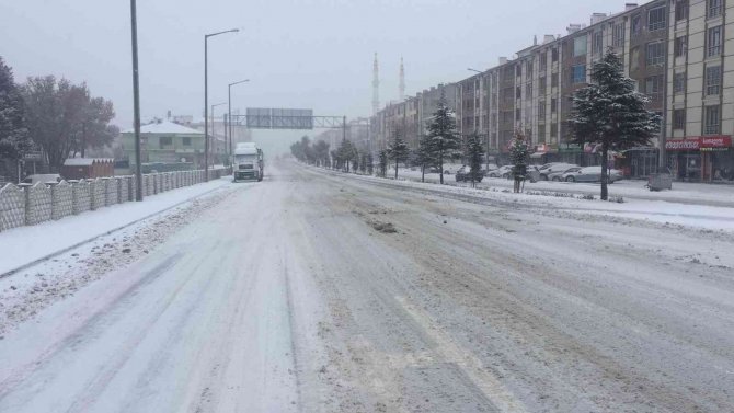 Ankara’dan Konya’ya Giden Araçlar Kulu’da Bekletiliyor