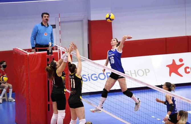 Muratpaşa’nın Sultanları, Yenilmezlik Serisini Sürdürüyor