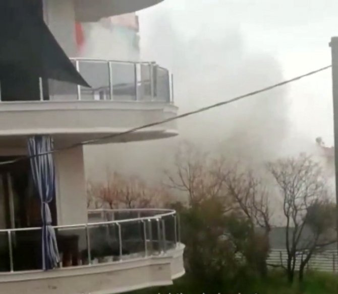 Yıllardır Hizmet Veren Otel Saniyeler İçinde Toza Döndü