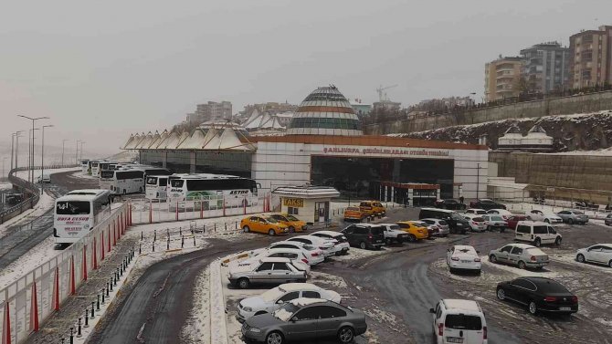 Şanlıurfa’da Kar Yağışı Nedeniyle Otobüs Seferleri Durduruldu
