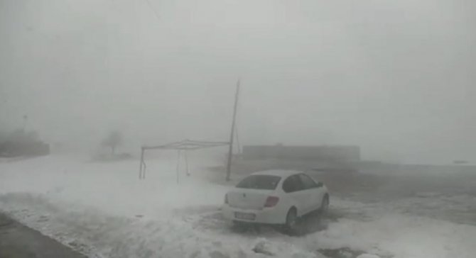 Siverek’te Kırsal Mahallelerin Yolları Kapandı