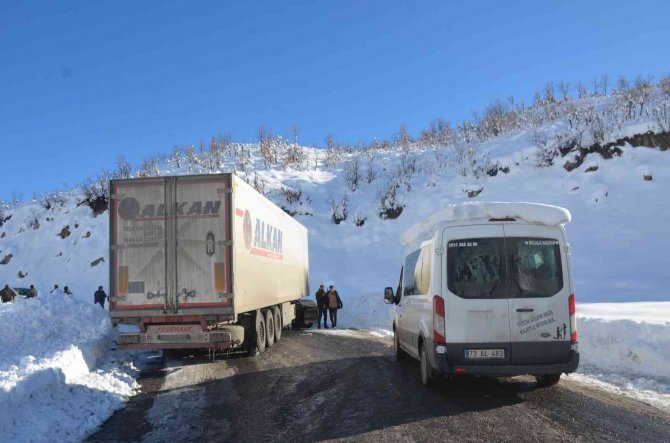 Şırnak-hakkari Karayolunda Sürücülerin Zor Anları