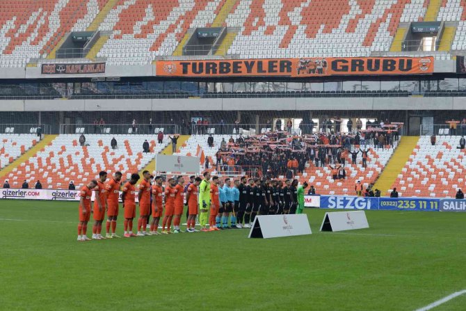 Spor Toto 1. Lig: Adanaspor: 0 - Ankara Keçiörengücü: 1 (İ̇lk Yarı)