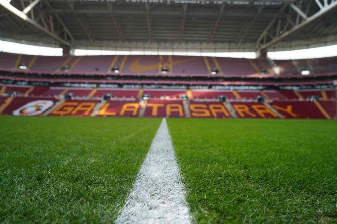 Spor Toto Süper Lig: Galatasaray: 0 - Trabzonspor: 0 (Maç Devam Ediyor)