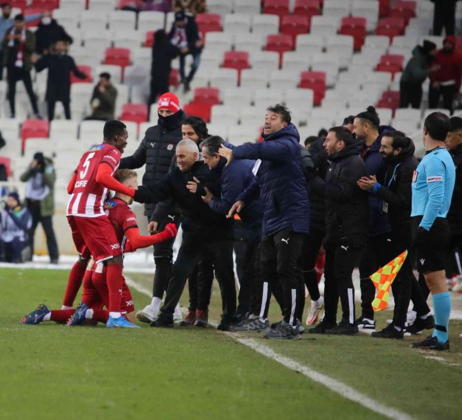 Sivasspor, Evindeki Yenilmezlik Serisini 11 Maça Çıkardı