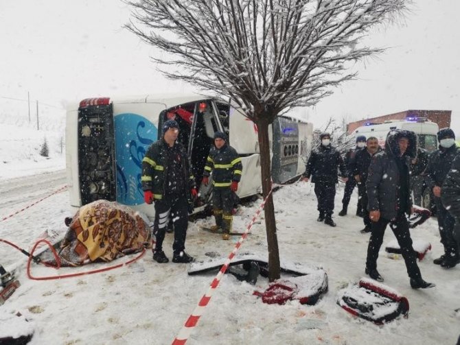 Tokat’ta Yolcu Otobüsü Devrildi: 1 Ölü, Çok Sayıda Yaralı