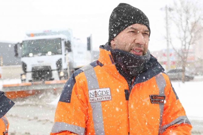 Niğde Belediyesi Kış Çalışmalarını Aralıksız Sürdürüyor