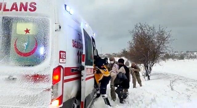 Ekipler Kolu Kırılan Çocuk İçin Seferber Oldu