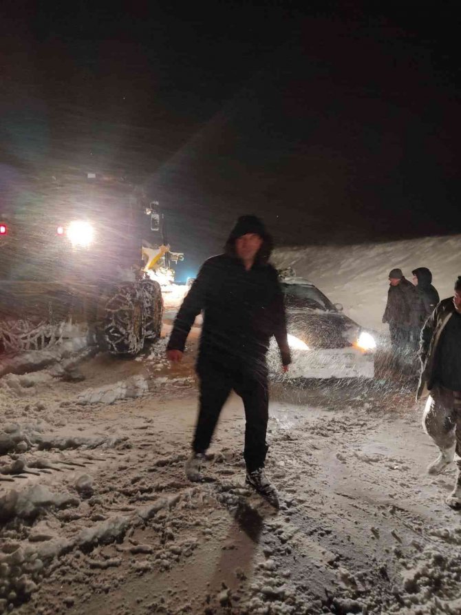Çorum Afet Ve Acil Durum Yönetimi Merkezi’nde Yoğun Kar Mesaisi