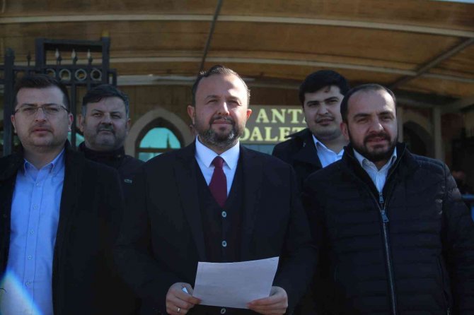 Ak Parti Antalya’dan, Sedef Kabaş’a Suç Duyurusu
