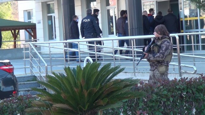 Emlak Zengini Kadının Cinayet Şüphelisi 6 Şahıs, Adliyeye Çıkartıldı