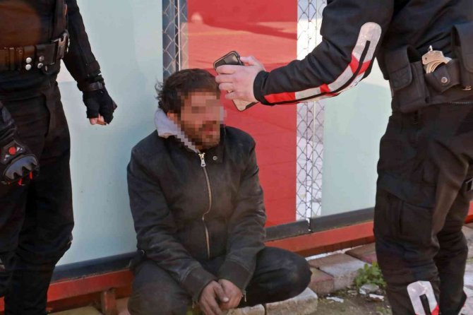 Klimayı Çalıp Sokakta Taşırken Yakalandı