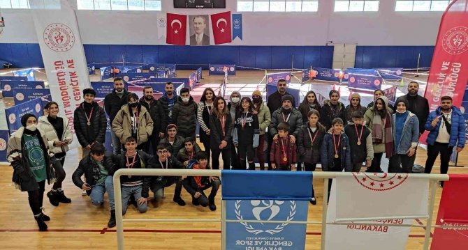 Gercüş’te ’Labirent Oryantiring Yarışması’ Düzenlendi
