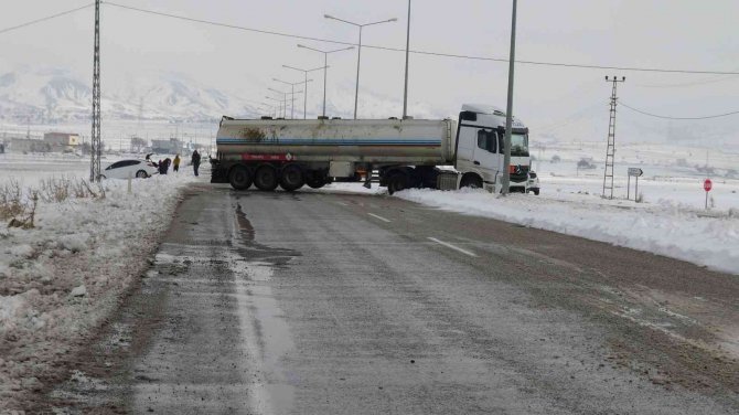 Batman’da Kayan Tır Yolu Ulaşıma Kapattı