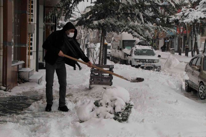 Bingöl’de 281 Köy Yolu Ulaşıma Kapandı