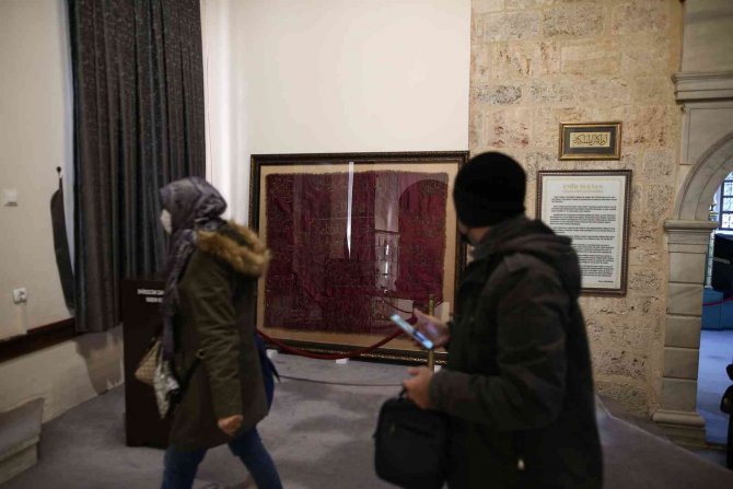 180 Yıllık Sancak Gün Yüzüne Çıktı