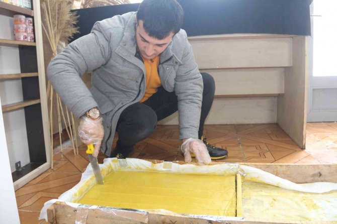 Van Gölü Suyundan Sabun Üretti