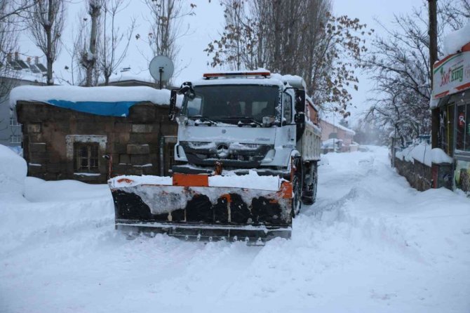 Bitlis’te 282 Köy Yolu Ulaşıma Kapandı