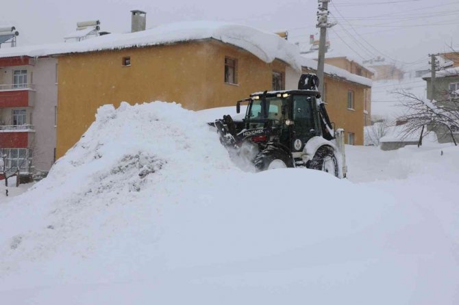 Bitlis’te 282 Köy Yolu Ulaşıma Kapandı