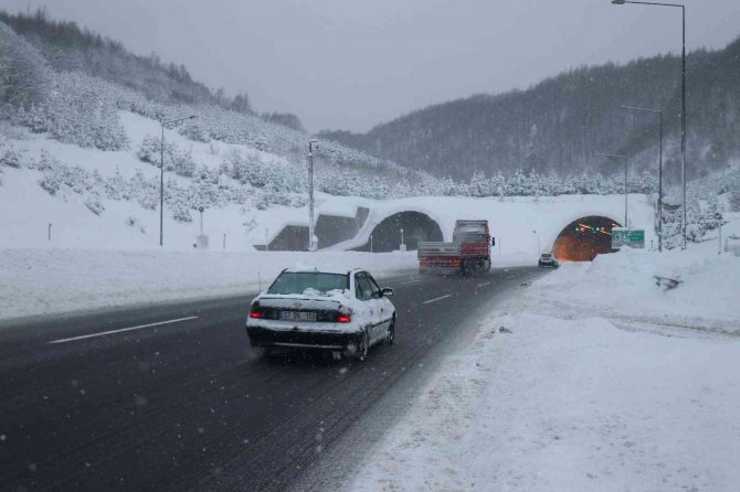D100 Karayolu Ve Tem Otoyolu Bolu Dağı Geçişi İki Yönlü Araç Trafiğine Açıldı