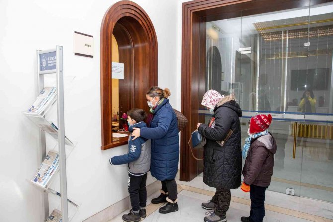 Karneler Tiyatro Biletine Dönüştü