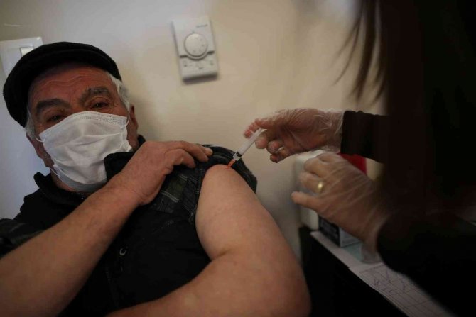 Bursa Valisi Aşı Ve Korona Virüs Rakamlarını Açıkladı, Hatırlatma Dozu Tavsiyesinde Bulundu