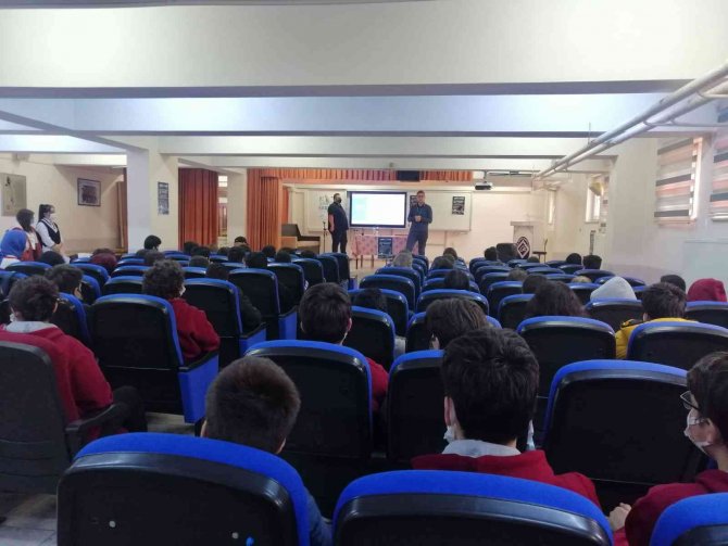 Balıkesir Üniversitesi Öğrencileri Çocuğun Sesi Oldu