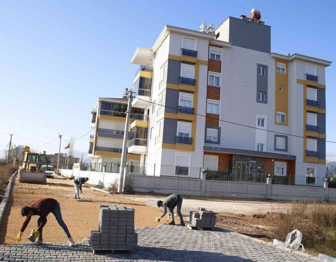 Döşemealtı’nda Kaldırım Çalışması