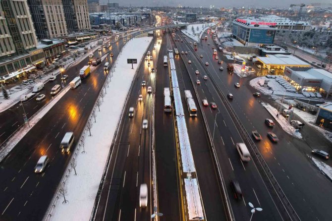 Trafik Yoğunluğu Havadan Görüntülendi