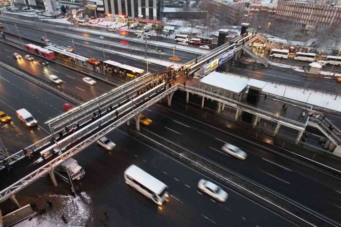 Trafik Yoğunluğu Havadan Görüntülendi
