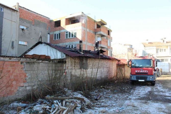 Edirne’de Bacada Çıkan Yangın Korkuttu